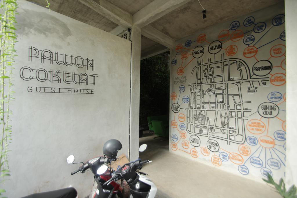Pawon Cokelat Guesthouse Yogyakarta Esterno foto