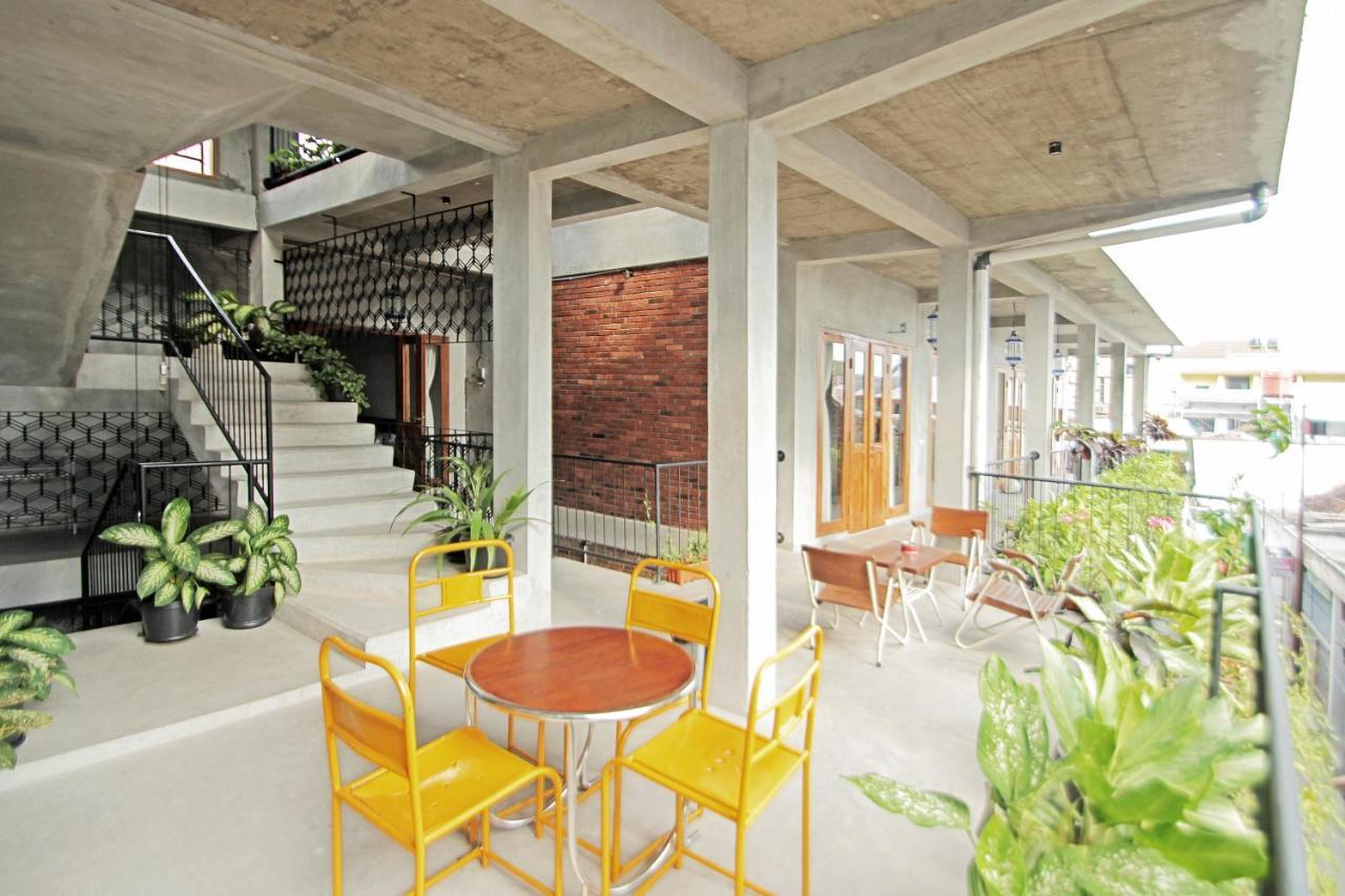 Pawon Cokelat Guesthouse Yogyakarta Esterno foto